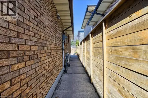 4 Colgate Court Hamilton ON L9C 6Z6