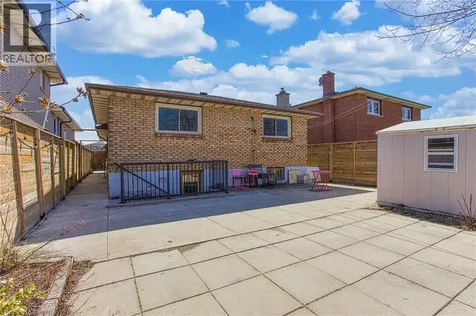4 Colgate Court Hamilton ON L9C 6Z6