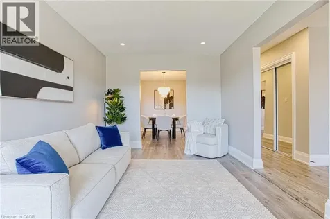 4 Colgate Court Hamilton ON L9C 6Z6