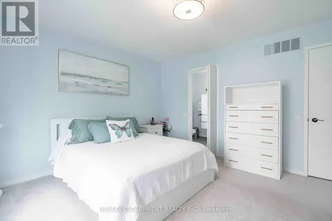 195 Silverbirch Boulevard Hamilton ON L0R 1W0