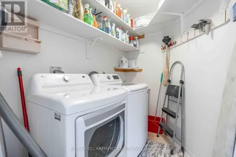 195 Silverbirch Boulevard Hamilton ON L0R 1W0
