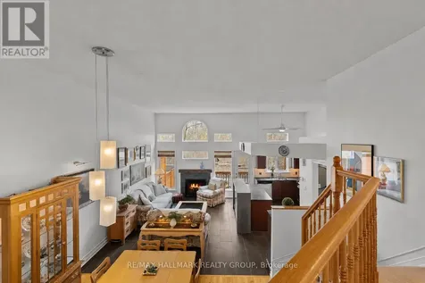 243 Gladeview Private Ottawa ON K1T 4A7