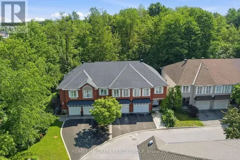 243 Gladeview Private Ottawa ON K1T 4A7