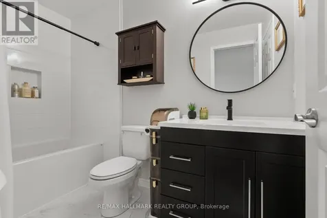 243 Gladeview Private Ottawa ON K1T 4A7
