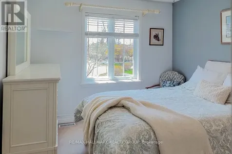 243 Gladeview Private Ottawa ON K1T 4A7