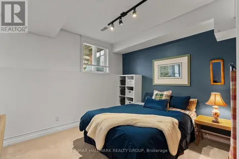 243 Gladeview Private Ottawa ON K1T 4A7