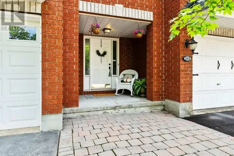 243 Gladeview Private Ottawa ON K1T 4A7