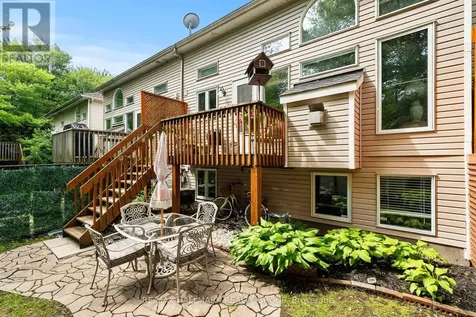 243 Gladeview Private Ottawa ON K1T 4A7