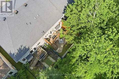 243 Gladeview Private Ottawa ON K1T 4A7