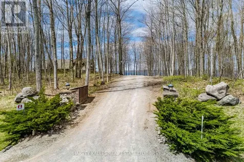 20 Nippissing Ridge Road Tiny ON L9M 0T8