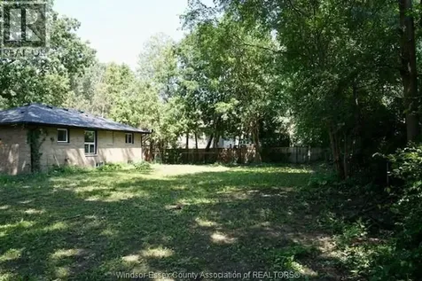 955 Roseland Windsor ON N9G 1T9