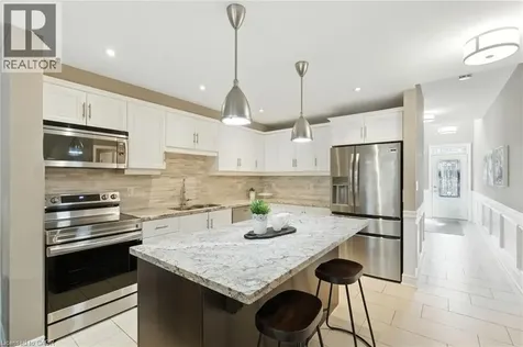 4 Burgundy Grove Ancaster ON L9K 0E7