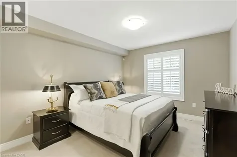 4 Burgundy Grove Ancaster ON L9K 0E7