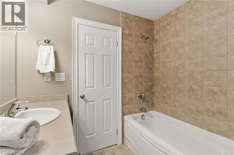 4 Burgundy Grove Ancaster ON L9K 0E7