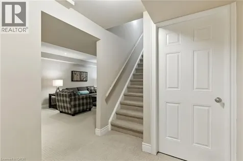 4 Burgundy Grove Ancaster ON L9K 0E7