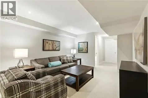 4 Burgundy Grove Ancaster ON L9K 0E7