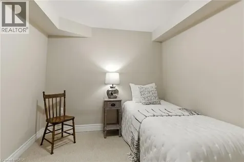 4 Burgundy Grove Ancaster ON L9K 0E7