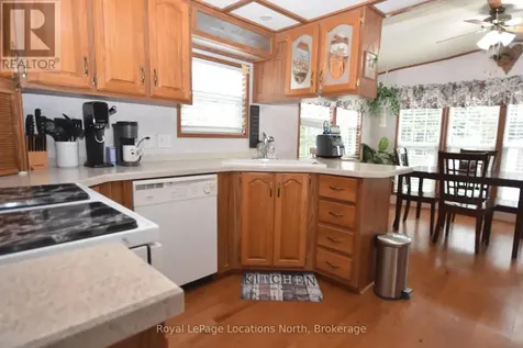 20 Topaz Street West Wasaga Beach ON L9Z 1X7