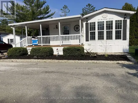 20 Topaz Street West Wasaga Beach ON L9Z 1X7