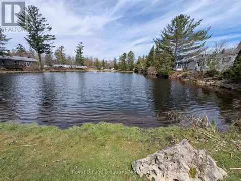 20 Topaz Street West Wasaga Beach ON L9Z 1X7