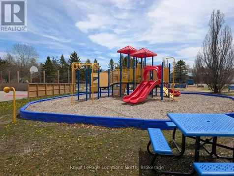 20 Topaz Street West Wasaga Beach ON L9Z 1X7