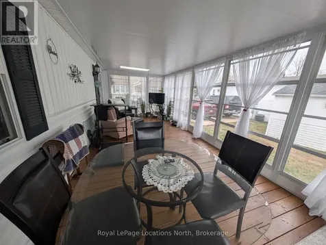 20 Topaz Street West Wasaga Beach ON L9Z 1X7