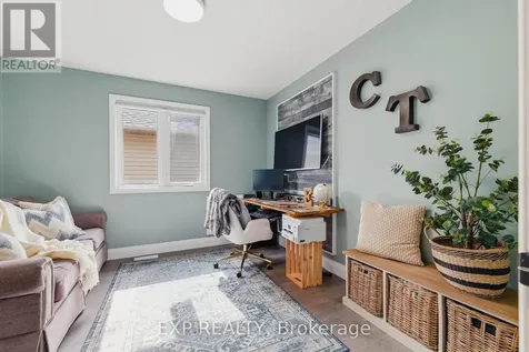 631 Woodlawn Place Waterloo ON N2T 0A1