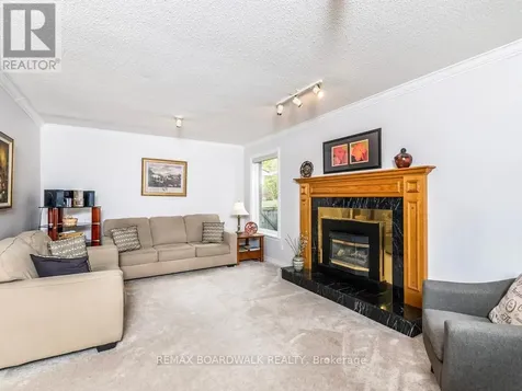 42 Slade Crescent Ottawa ON K2K 2K9