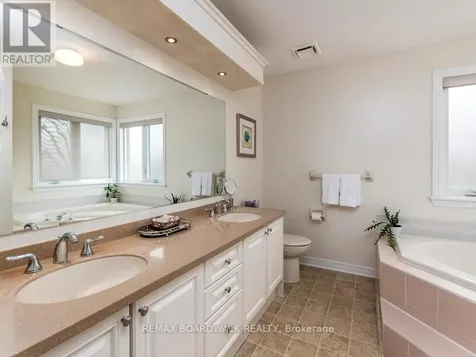 42 Slade Crescent Ottawa ON K2K 2K9
