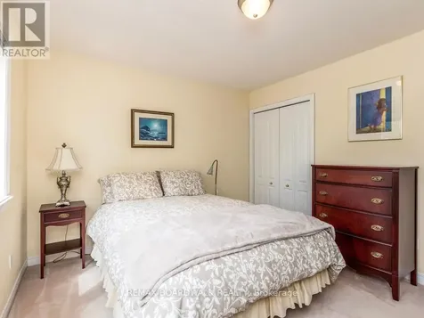 42 Slade Crescent Ottawa ON K2K 2K9