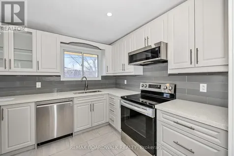 956 Garwood Avenue Ottawa ON K1V 6W9