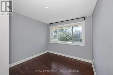 956 Garwood Avenue Ottawa ON K1V 6W9