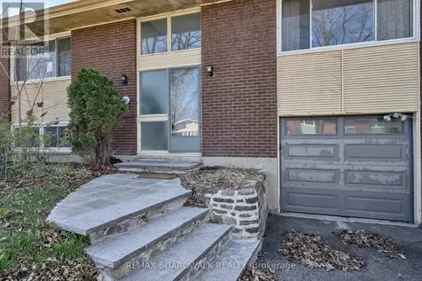 956 Garwood Avenue Ottawa ON K1V 6W9