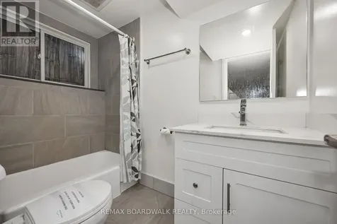 956 Garwood Avenue Ottawa ON K1V 6W9