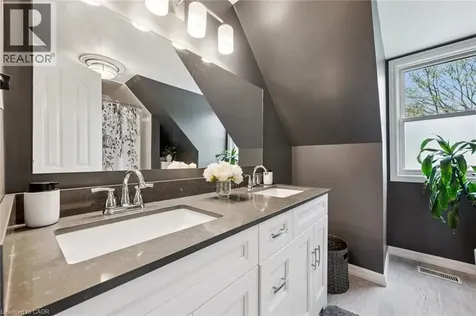 625 Pine Island Crescent Waterloo ON N2V 1T3