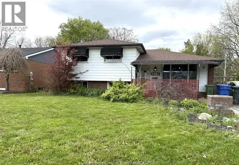 5544 Baldwin Avenue Windsor ON N8T 1L8