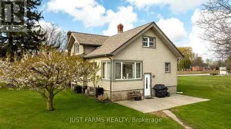 3036 Seacliff Drive Kingsville ON N9Y 2N5