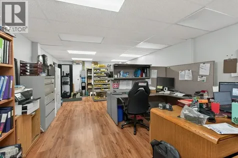 4042 Mainway Burlington ON L7M 4B9