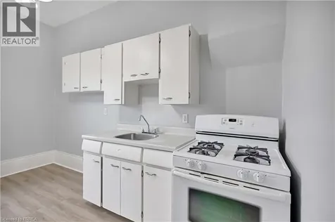 303 Dalhousie Street Brantford ON N3S 3V6