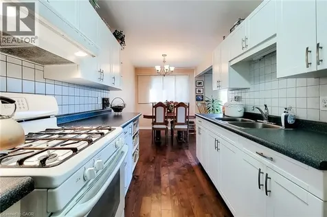 1115 Paramount Drive Stoney Creek ON L8J 1P6
