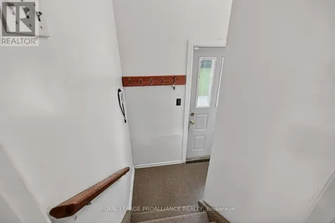 6 Robert Road Augusta ON K0E 1T0