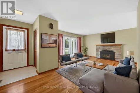 6 Robert Road Augusta ON K0E 1T0
