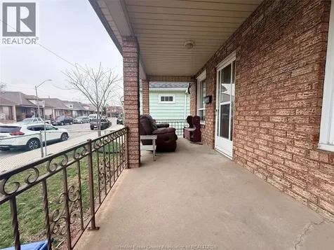 1378 Erie Street East Windsor ON N9A 3Z7