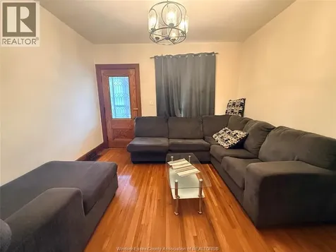 1378 Erie Street East Windsor ON N9A 3Z7