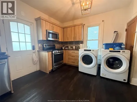 1378 Erie Street East Windsor ON N9A 3Z7