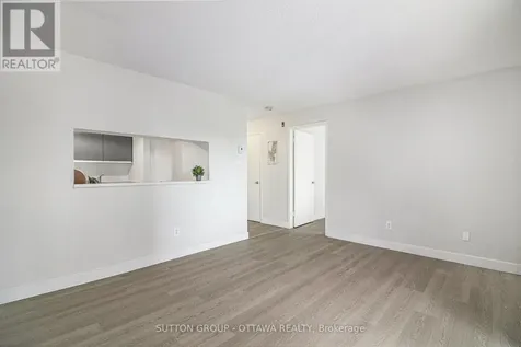 270 Brittany Drive Ottawa ON K1K 4M3