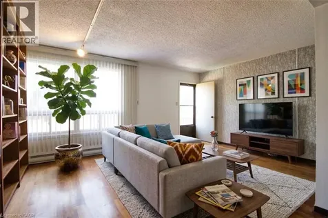 63 Fonthill Road Hamilton ON L9C 6T1