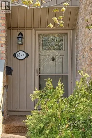 63 Fonthill Road Hamilton ON L9C 6T1