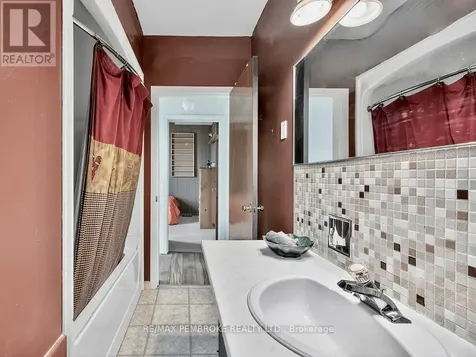402 Christie Street Pembroke ON K8A 4R9