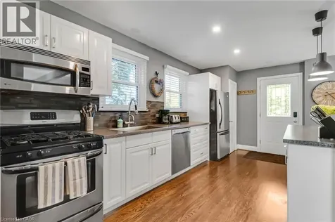 710 Hager Avenue Burlington ON L7S 1R1
